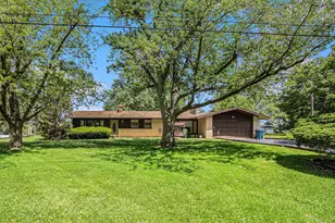 12109 White Oak Dr, Crown Point, IN 46307 - Photo 1