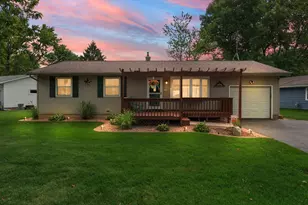 1306 Tuckahoe Park Dr, Valparaiso, IN 46383 - Photo 1