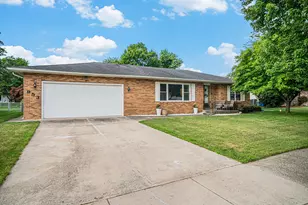 953 Seneca Dr, Crown Point, IN 46307 - Photo 1