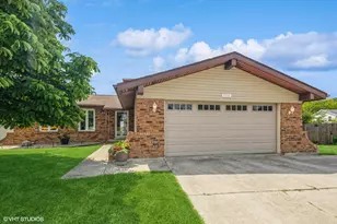 1711 W 95th Ct, Crown Point, IN 46307 - Photo 1