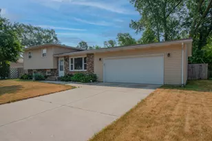 6427 Valleyview Ave, Portage, IN 46368 - Photo 1