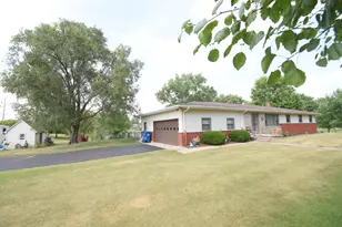 340 E Babcock Ln, Rensselaer, IN 47978 - Photo 1