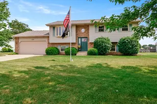 302 Elkwood Ct, Valparaiso, IN 46383 - Photo 1