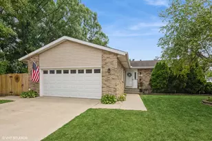 901 Woodhollow Dr, Schererville, IN 46375 - Photo 1