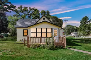 108 Lincoln Ave, North Judson, IN 46366 - Photo 1