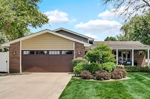 9487 E Oakridge Dr, Saint John, IN 46373 - Photo 1