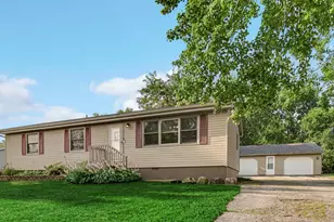 352 Marian Dr, Valparaiso, IN 46385 - Photo 1