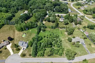 427 Rolling Meadow Dr, Valparaiso, IN 46385 - Photo 1