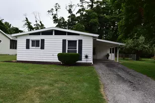 1308 Fairlane Dr, Valparaiso, IN 46383 - Photo 1