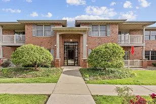 526 Cambridge Ct, Munster, IN 46321 - Photo 1