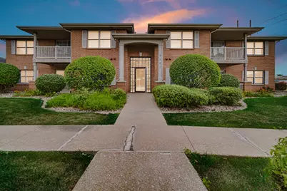 9802 Wildwood Circle #1a, Munster, IN 46321 - Photo 1