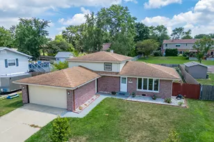 2523 James Dr, Dyer, IN 46311 - Photo 1