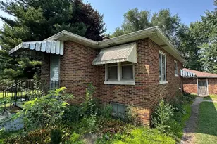 428 Harrison Ave, Hobart, IN 46342 - Photo 1