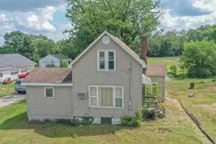 301 N Starke St, Hamlet, IN 46532 - Photo 1