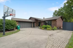 1154 Tamarack Pl, Munster, IN 46321 - Photo 1