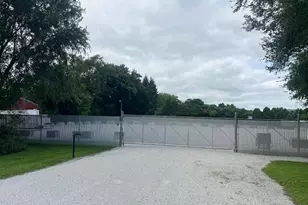 4409 E Evans Ave, Valparaiso, IN 46383 - Photo 1