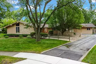 1612 Wren Ct, Munster, IN 46321 - Photo 1