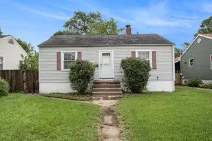 135 N Wiggs St, Griffith, IN 46319 - Photo 1