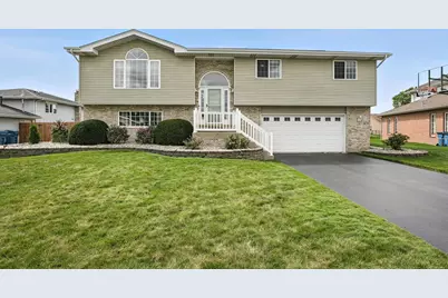 832 Robin Court, Dyer, IN 46311 - Photo 1