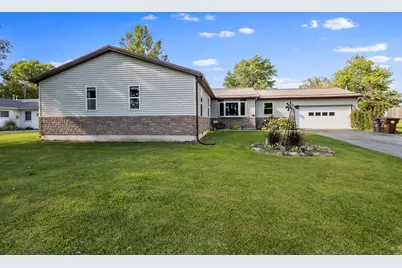 380 E Arnotts Drive, Rensselaer, IN 47978 - Photo 1