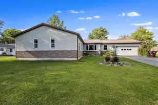 380 E Arnotts Dr, Rensselaer, IN 47978 - Photo 1