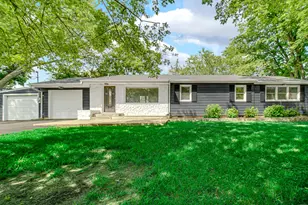 352 Meadow Ln Dr, Valparaiso, IN 46383 - Photo 1