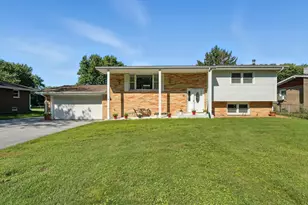 126 S Liverpool Rd, Hobart, IN 46342 - Photo 1