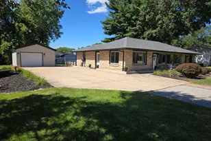 1730 S 11th St, Chesterton, IN 46304 - Photo 1