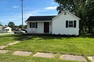 308 E Bates St, Hebron, IN 46341 - Photo 1