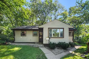 6909 Lindberg Ave, Hammond, IN 46323 - Photo 1