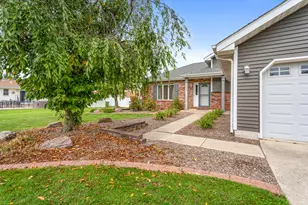 2548 Sandy Ridge Rd, Dyer, IN 46311 - Photo 1