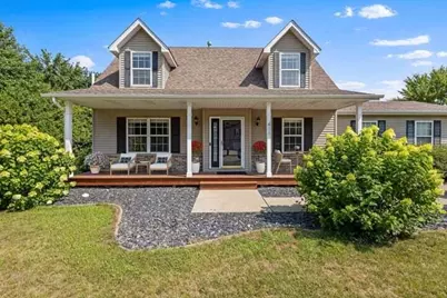 411 E Ross Avenue, Kouts, IN 46347 - Photo 1