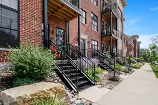 208 N Campbell St, Valparaiso, IN 46385 - Photo 1