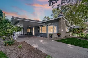 428 Crestwood Dr, Hobart, IN 46342 - Photo 1