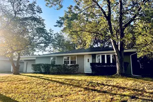 388 Sycamore Dr, Valparaiso, IN 46385 - Photo 1