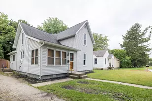 111 E Iroquois St, Kentland, IN 47951 - Photo 1