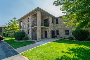 921 Cedar Dr, Crown Point, IN 46307 - Photo 1