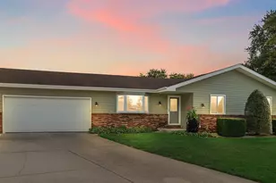 1423 W 93rd Pl, Crown Point, IN 46307 - Photo 1