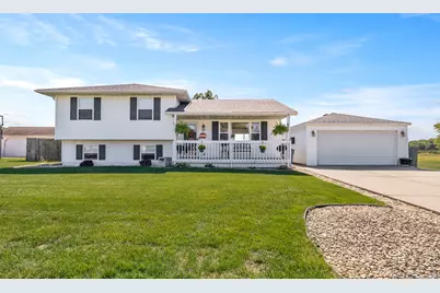 602 W Jackson Street, Hebron, IN 46341 - Photo 1