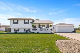 602 W Jackson St, Hebron, IN 46341 - Photo 1