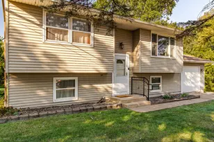 1642 E 31st Pl, Hobart, IN 46342 - Photo 1