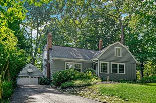 563 Ravine Dr, Valparaiso, IN 46385 - Photo 1