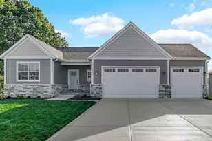 306 Apple Grove Ln, Valparaiso, IN 46385 - Photo 1