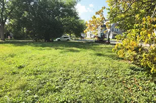 8 Wayne St, Valparaiso, IN 46385 - Photo 1