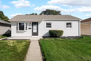 7537 Catalpa Ave, Hammond, IN 46324 - Photo 1