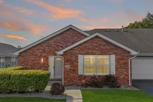 332 W 43rd Ct, Griffith, IN 46319 - Photo 1