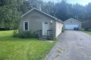 2521 W 38th Ave, Hobart, IN 46342 - Photo 1