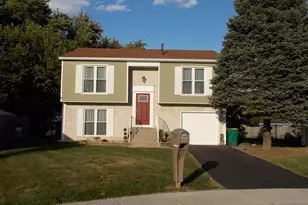 1042 W 59th Ct, Merrillville, IN 46410 - Photo 1