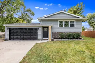 1136 W 72nd Cir, Merrillville, IN 46410 - Photo 1