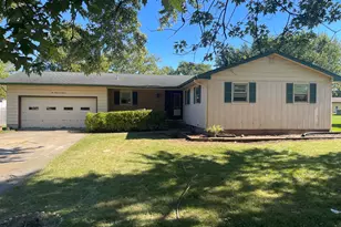 216 Cherokee Dr, Lowell, IN 46356 - Photo 1